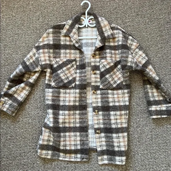 Shacket - Picture 1 of 2